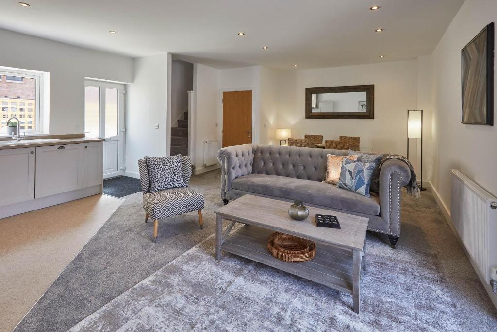 Host & Stay - Welton View room 6